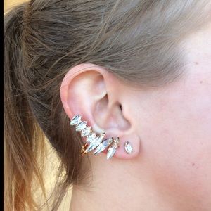 🛍3/$15 SALE    NIP EARCUFF & PAIR OF EARRINGS SET